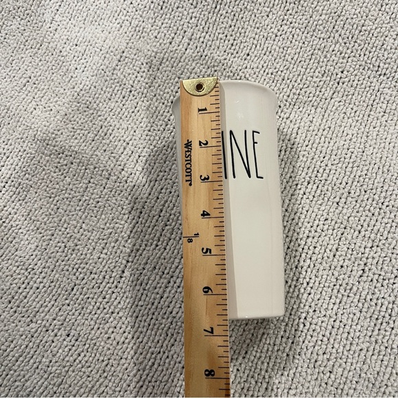 Rae Dunn White Ceramic Tumbler with lid ‘Mine’ - Picture 6 of 7